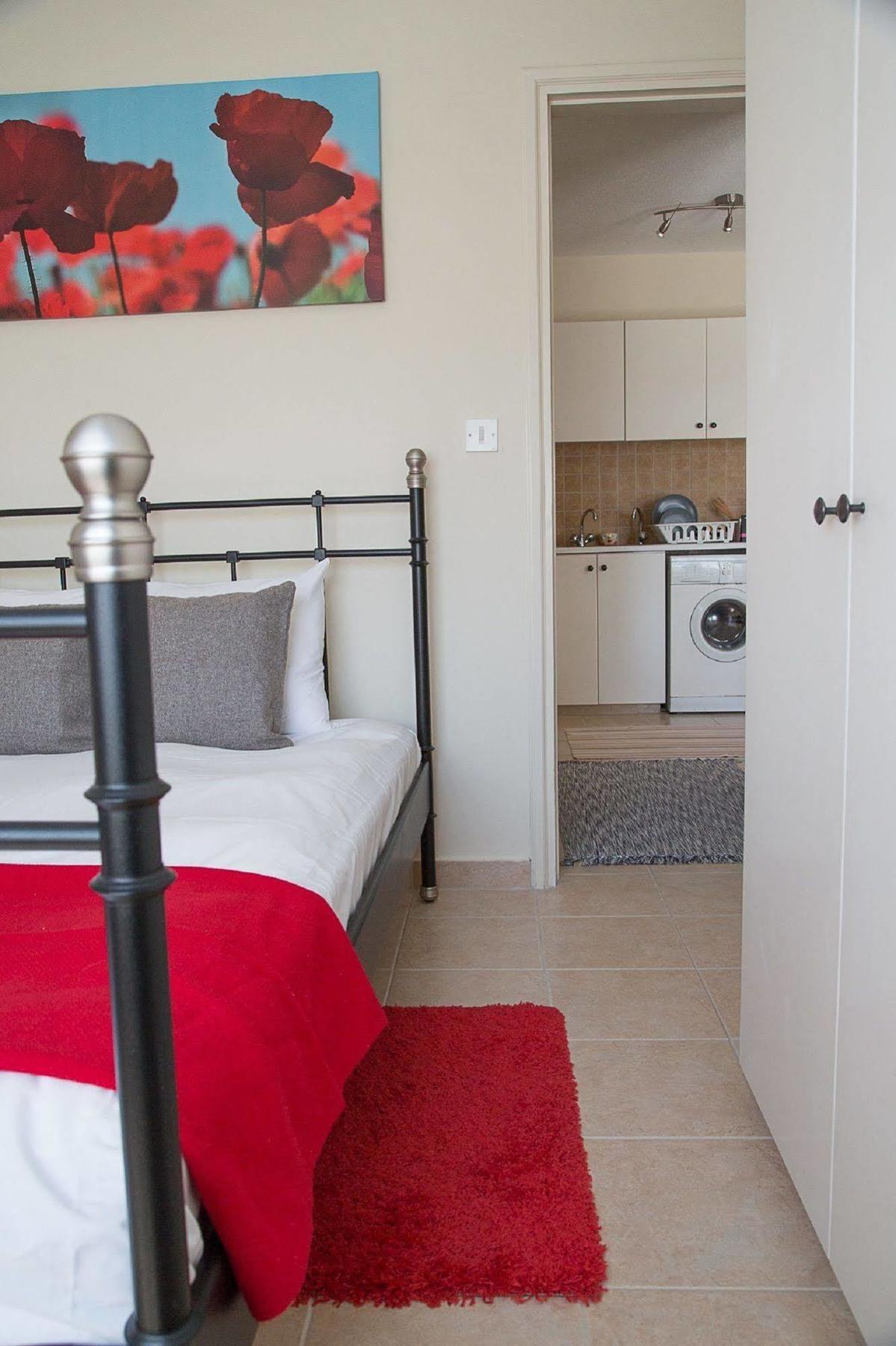 Paphos Love Nest Apartment Экстерьер фото